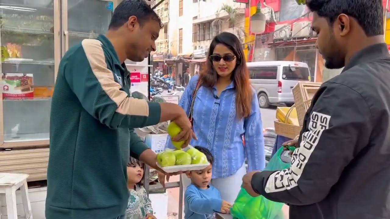 বাহিরে যাওয়ার জন্য আমার থেকে তারা বেশি এক্সাইটেড থাকে,#viralvideo#fruit #market #shopping #vlog#food