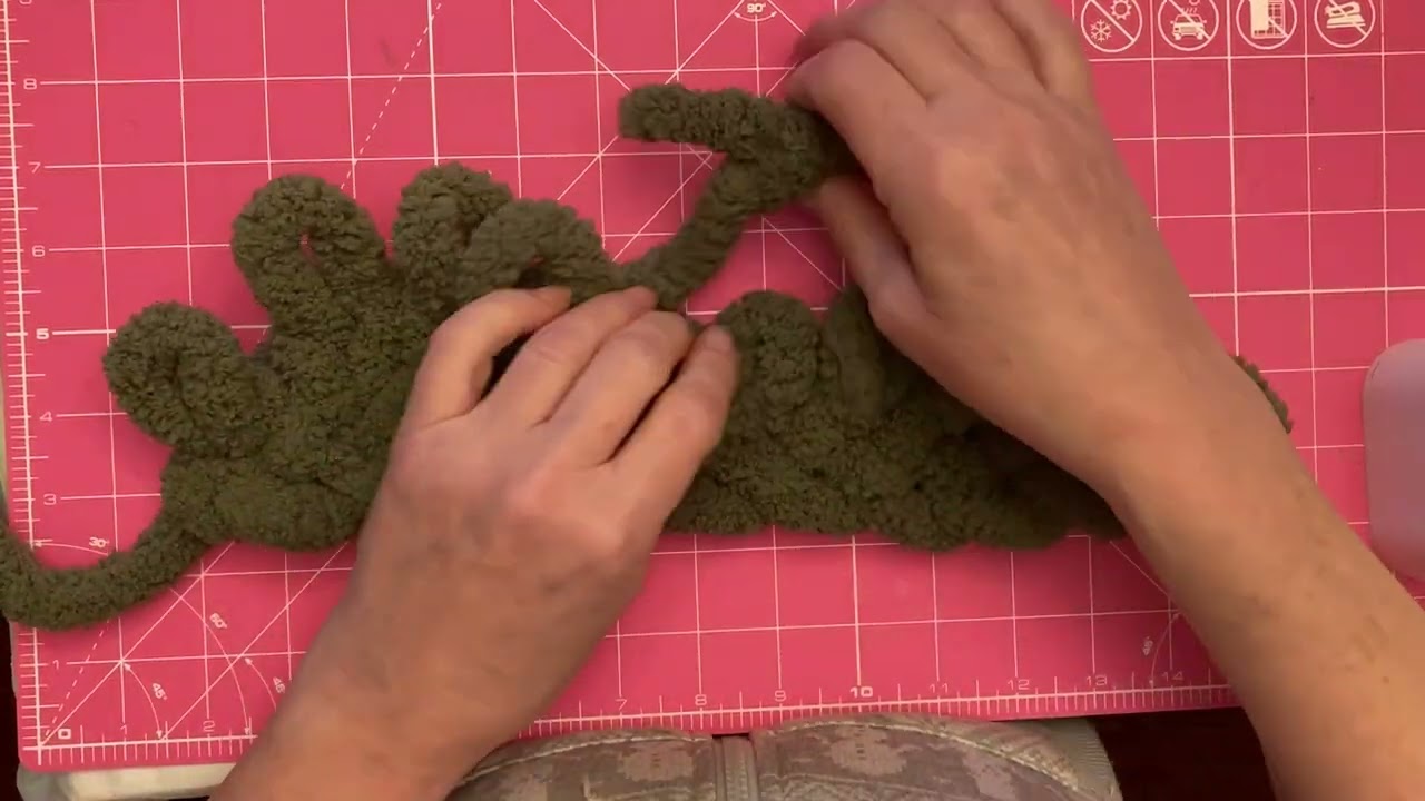 Step 4 Creating a braided edge along the sides