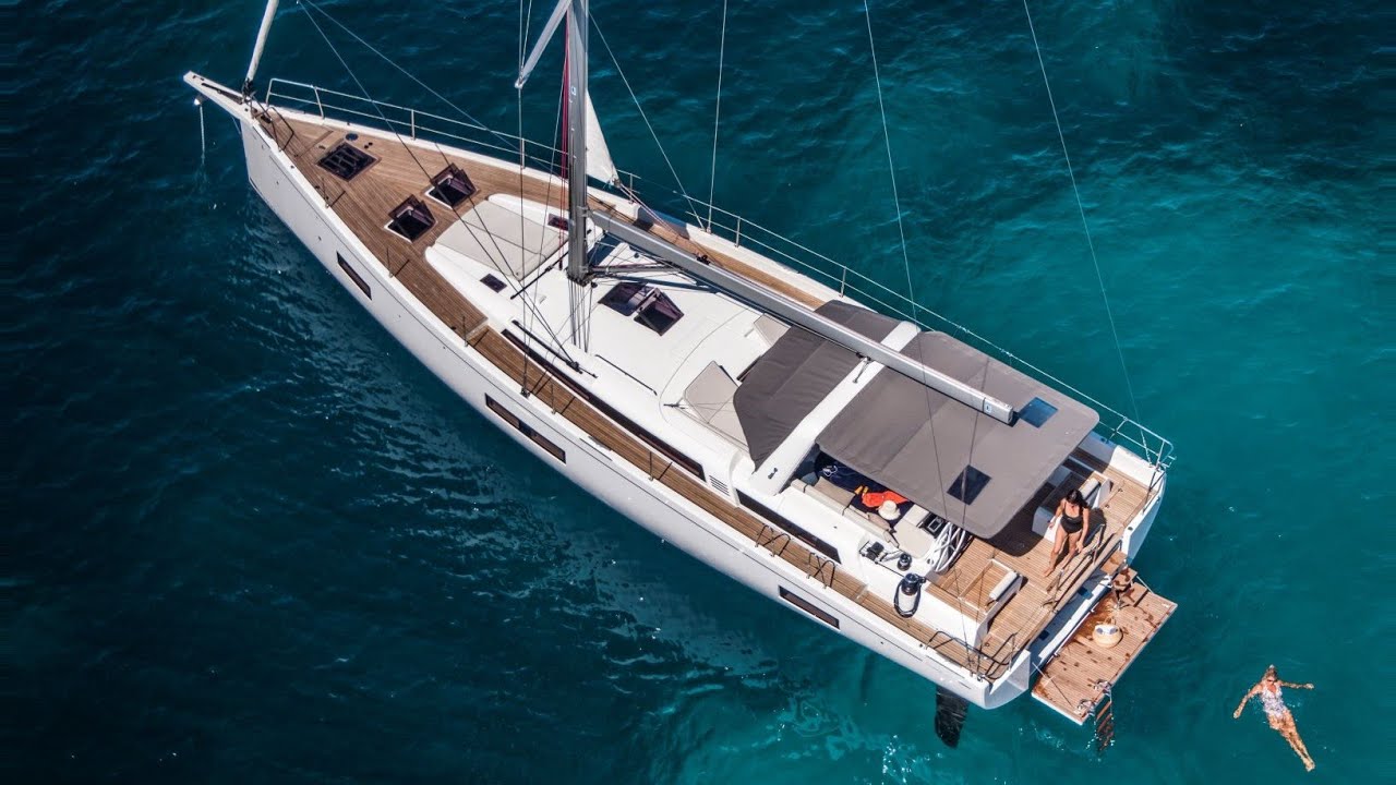 Все, что вам нужно знать о новой яхте BENETEAU Oceanis 54
