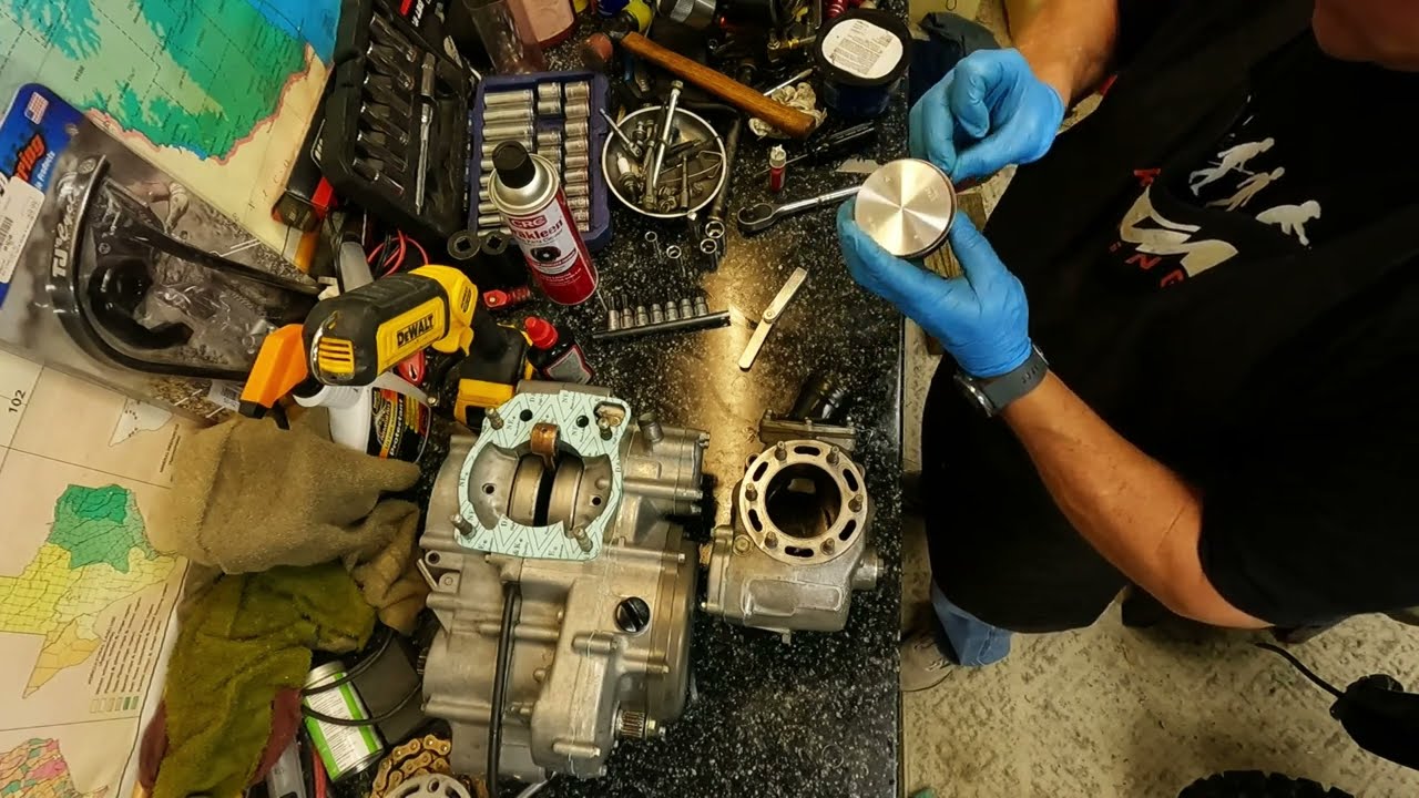 2000 CR 250r power valve and top end assembly.