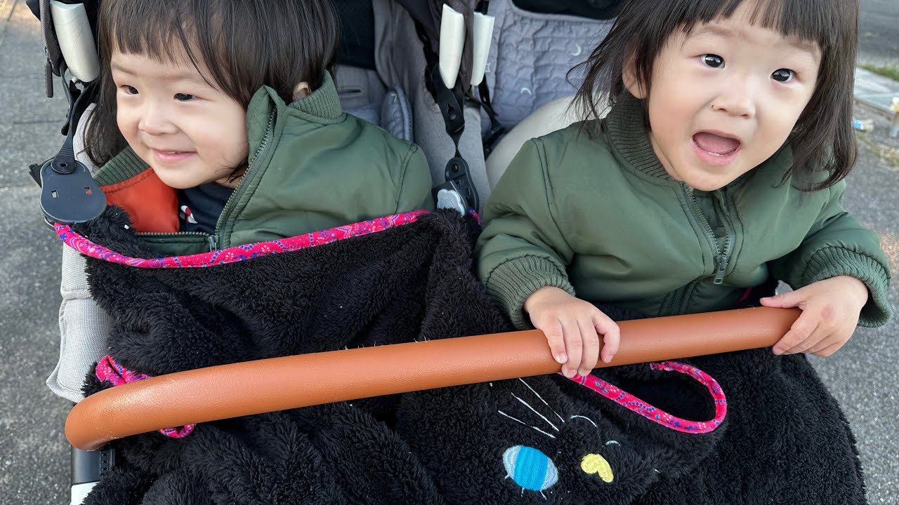 【1歳9ヶ月】	双子散歩、方向バラバラすぎて笑ったwwwパパ参戦