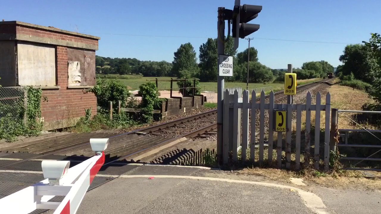 Axe Level Crossing (Devon) Wednesday 27.06.2018