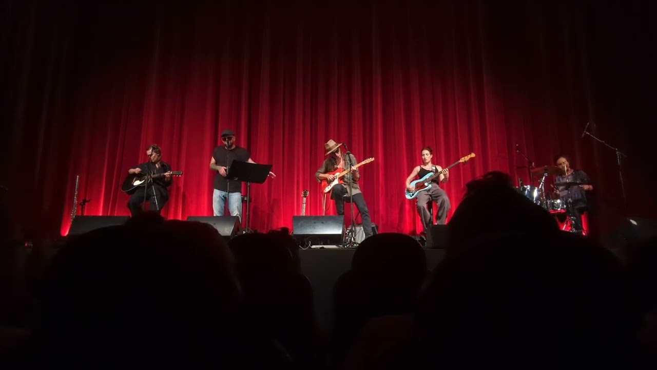 de zwidan zwa - Molden & Seiler ft. das Frauenorchester - "Des Glück is a Vogerl", live, 12.09.'23