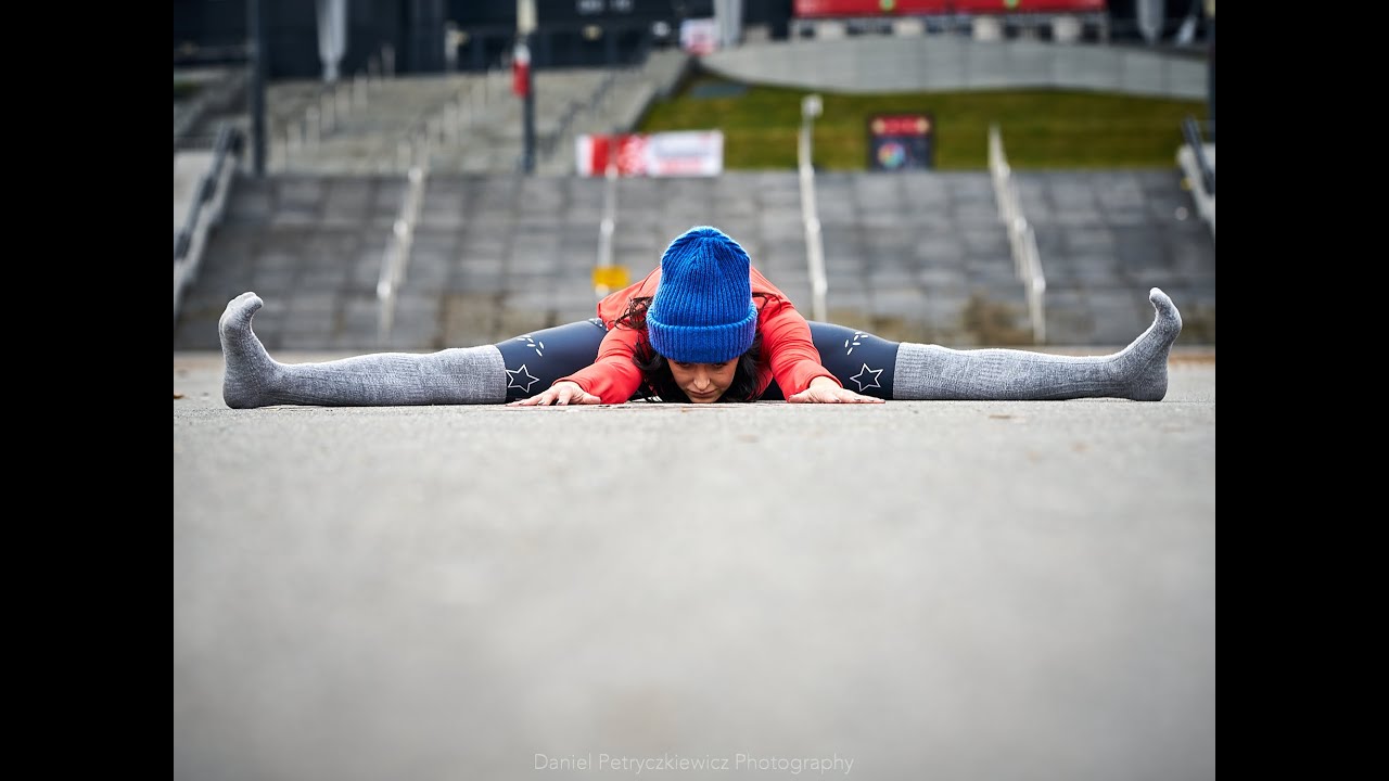 Joga - rozciąganie wewnętrznych nóg. Elastyczne biodra i kolana  💮