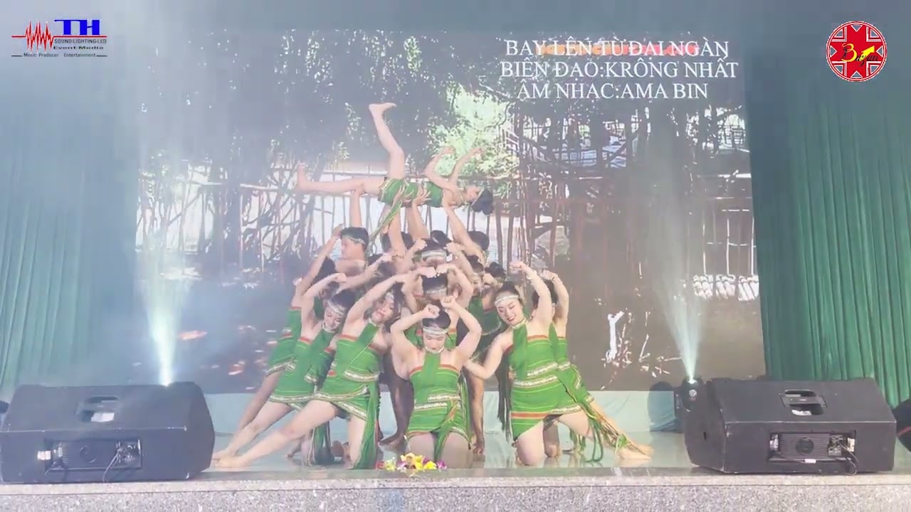MÚA: BAY LÊN TỪ ĐẠI NGÀN. BIÊN ĐẠO MÚA :KRÔNG NHẤT. ÂM NHẠC : ĐÌNH TY. PTTH BUÔN MA THUỘT