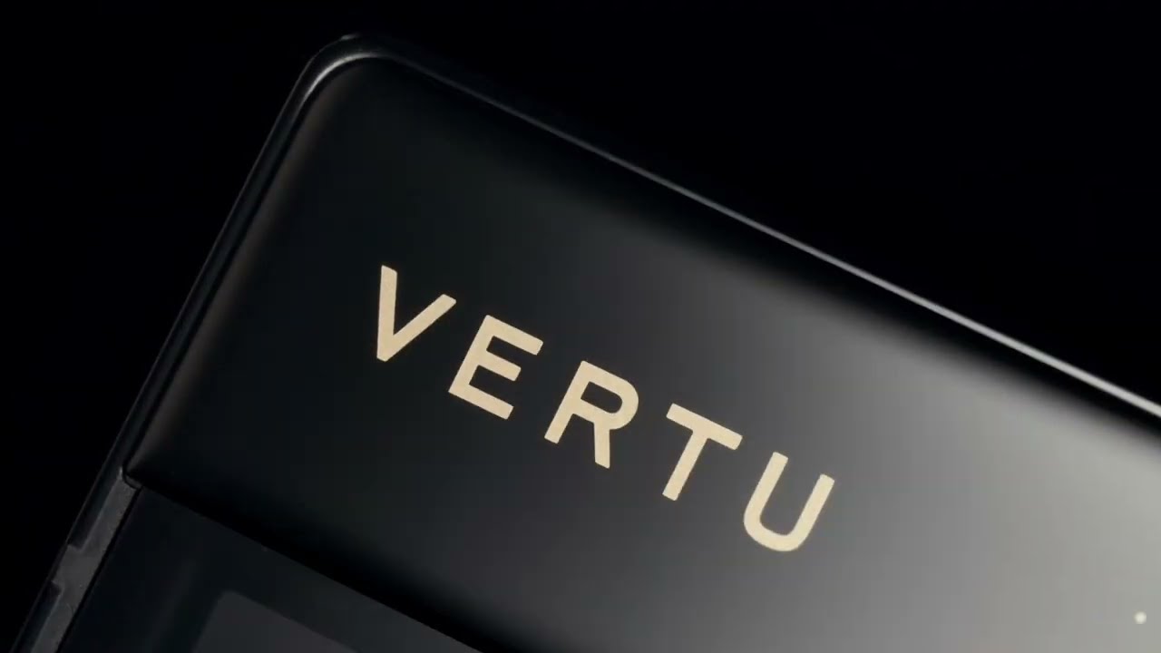 VERTU AYXTA FOLD: SPACE FOLDING & LOW-PROFILE LUXURY | CROCODILE BLACK FOLDED STYLE