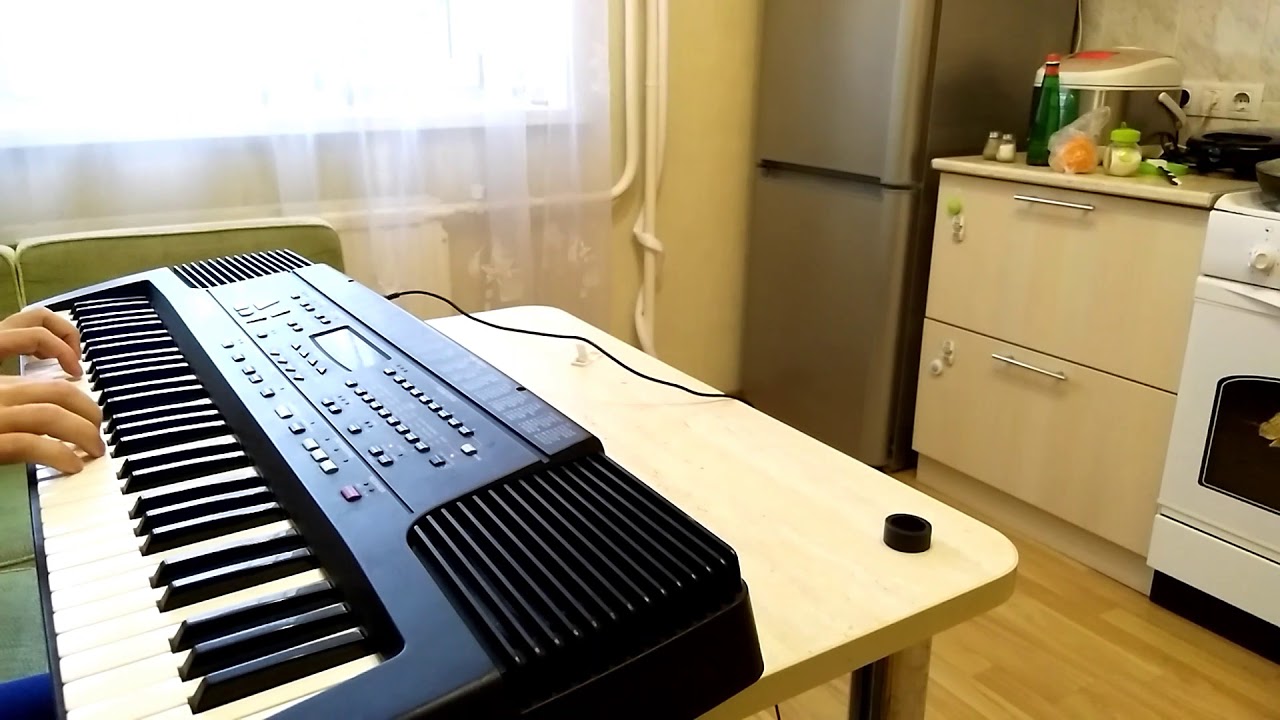Roland e-28