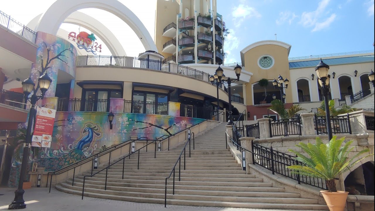 4K Shops at Sunset Place Mall , Miami FL December 2022
