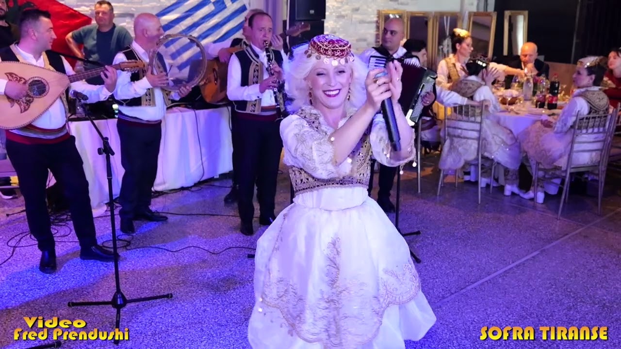 IRIS BEGA --ROBI PLAKET KUR DON VETE KENDUAR NE ATHINE PER SHOQATEN 