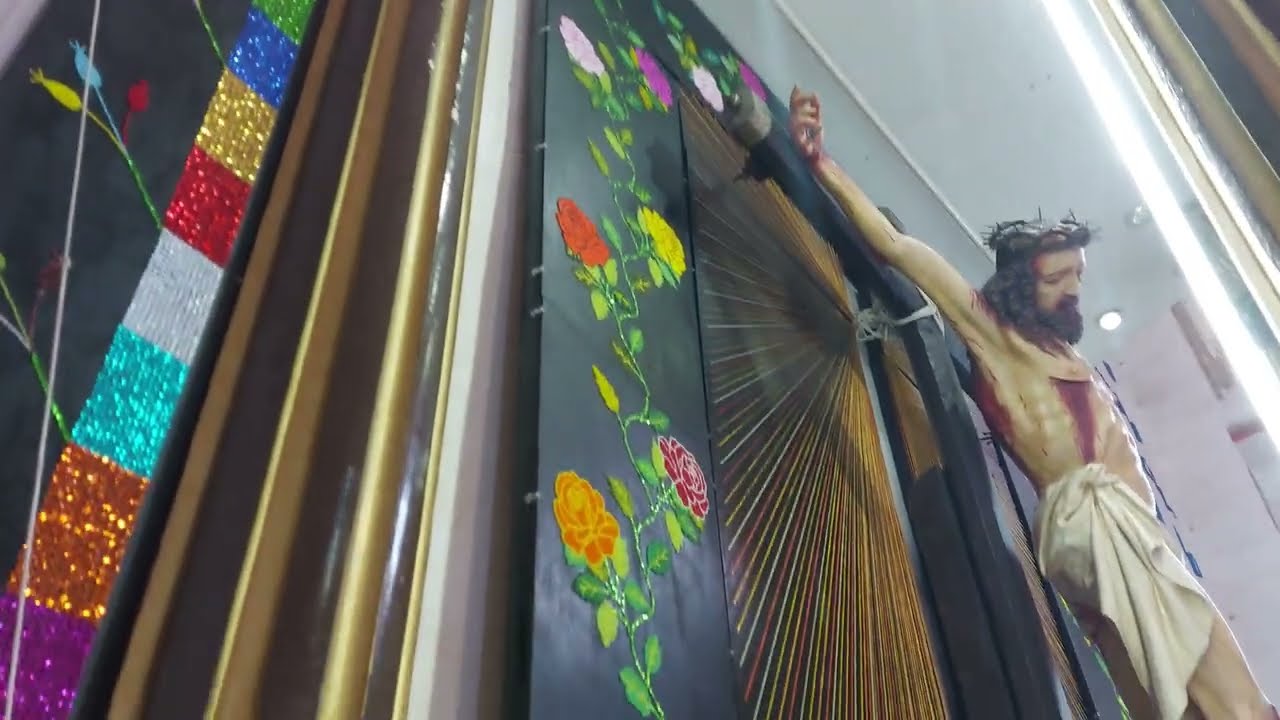 Decorado de la imagen del señor del Santuario de Amatlán de los Reyes.