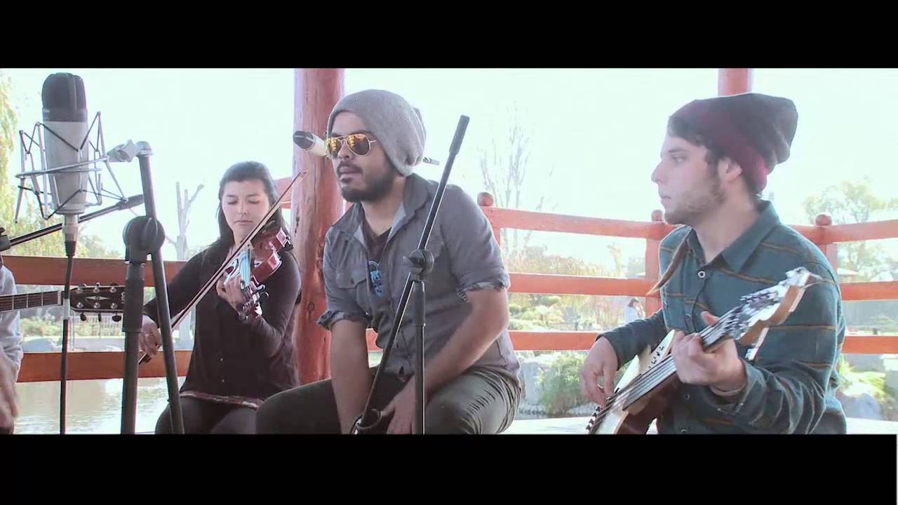 Plaza Le&oacute;n - Amor de Aquellos, versi&oacute;n ac&uacute;stica
