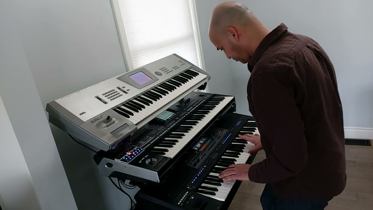 اغنية(بعيد عنك)عزف باسم مكارم عرض لايقاعاتي الطربية على YAMAHA5000 التفاصيل في الوصفcover by bassem