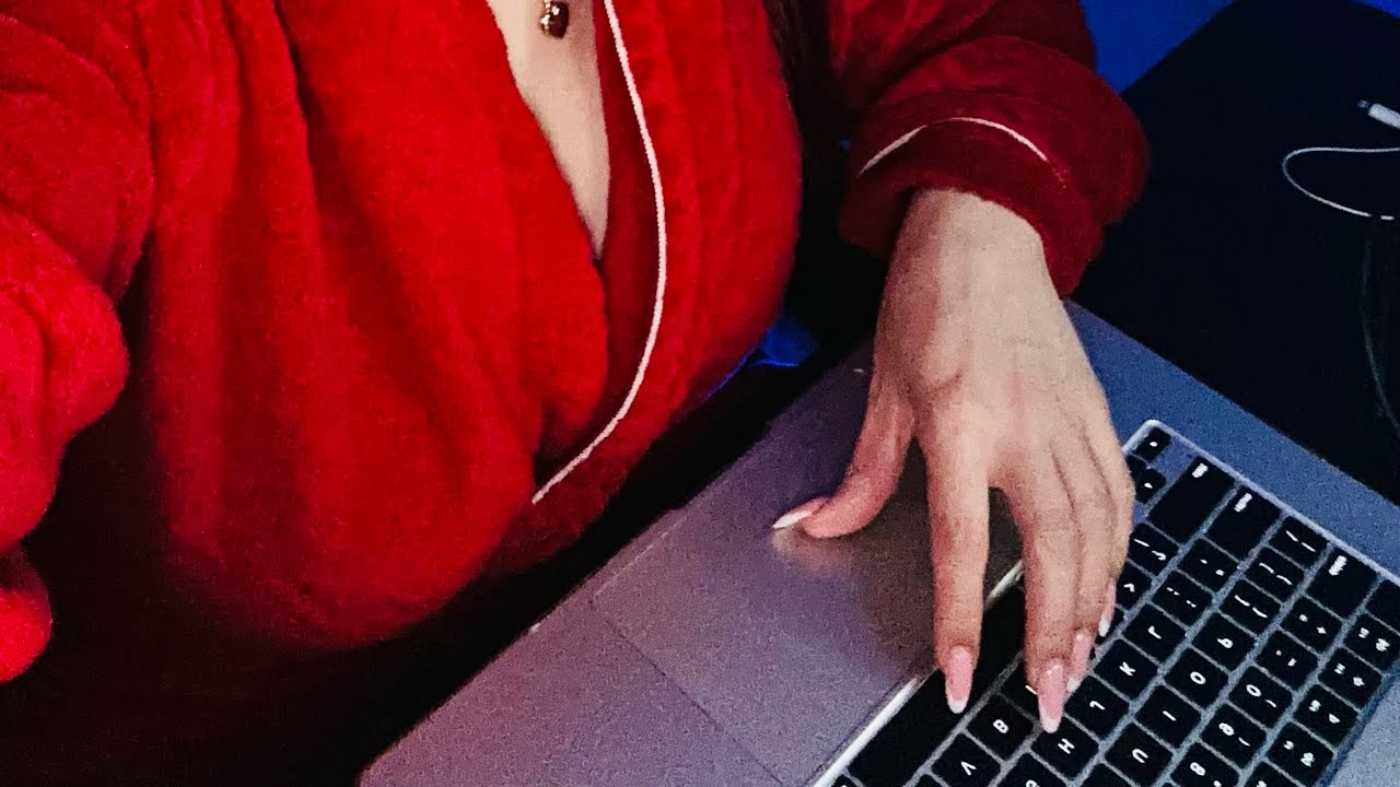 ASMR | KEYBOARD SCRATCHING / TAPPING | LOW VOICE