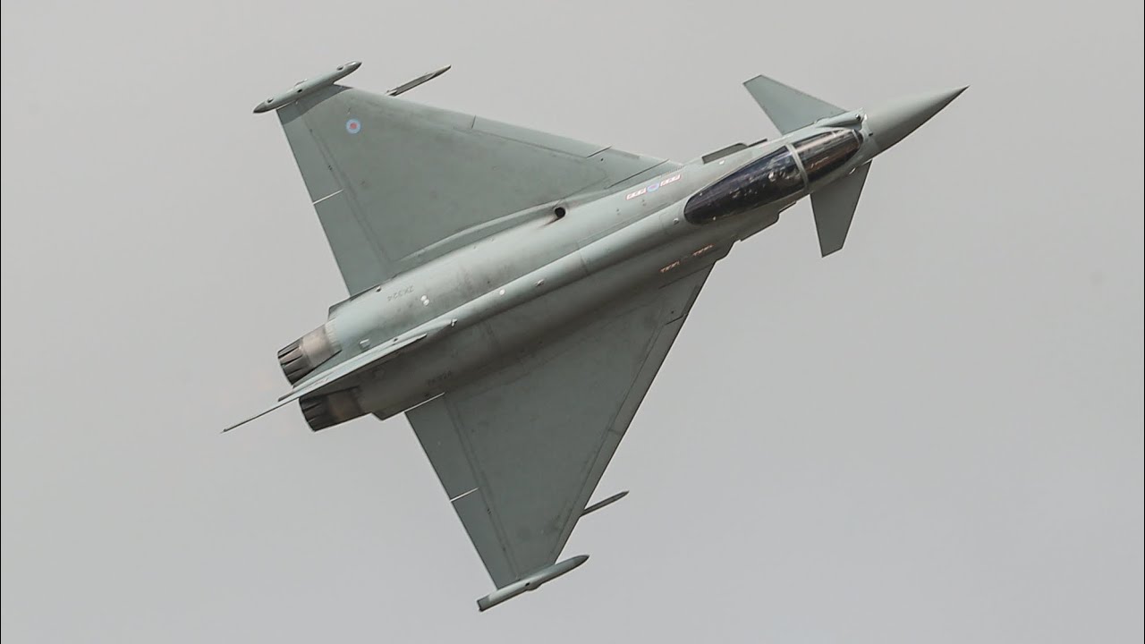 SPECTACULAR RAF TYPHOON DISPLAY AT RIAT 2025 - 4K