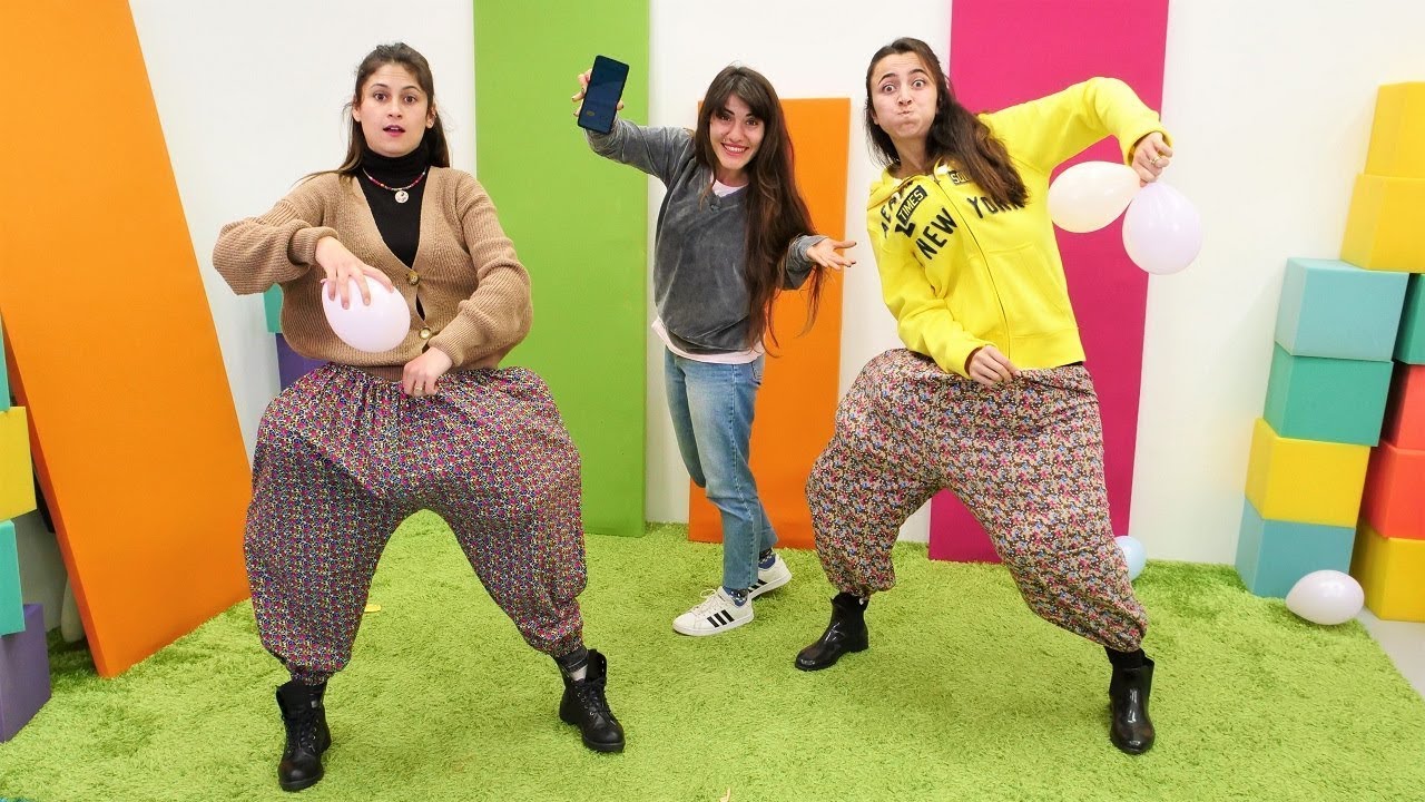 Çocuklar için komik oyun. Sevcan ve Ayşe için balon challenge. Kız oyunları.
