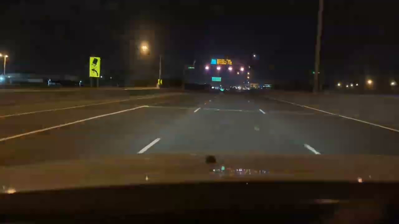 Melbourne freeway drive in night /Melbourne freeway
