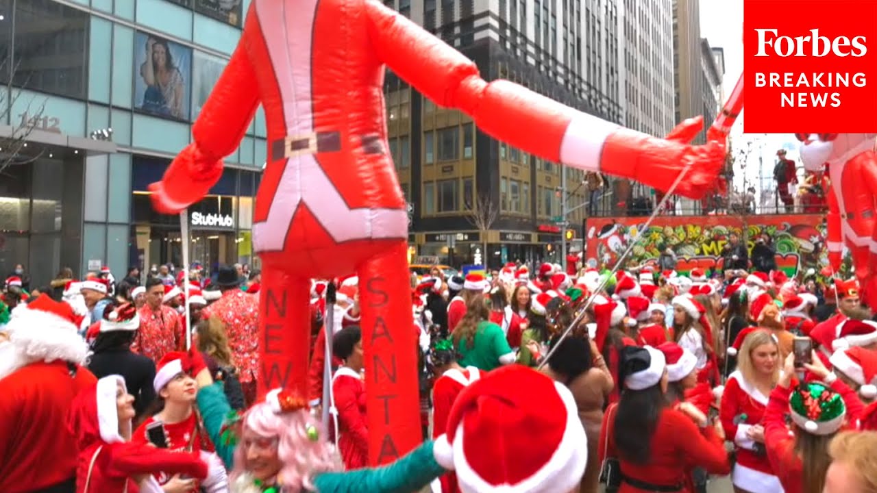SantaCon Returns To New York Despite Omicron Fears