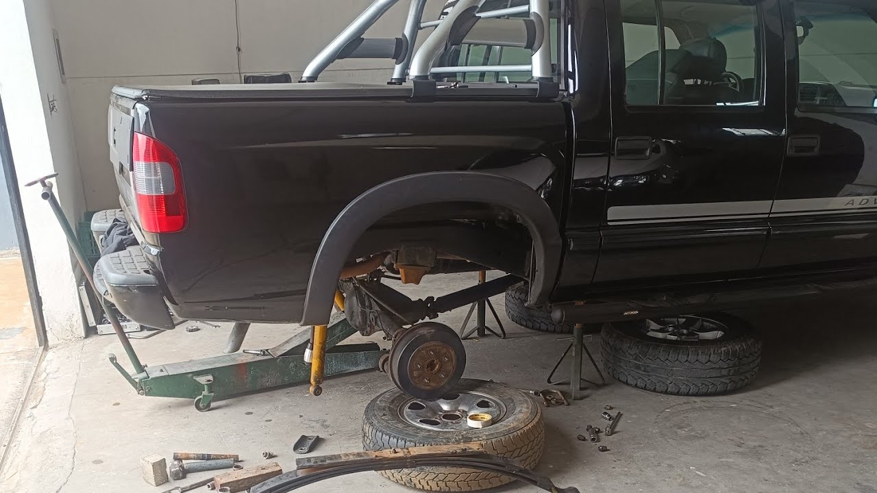 Troquei as buchas das molas traseiras da S10