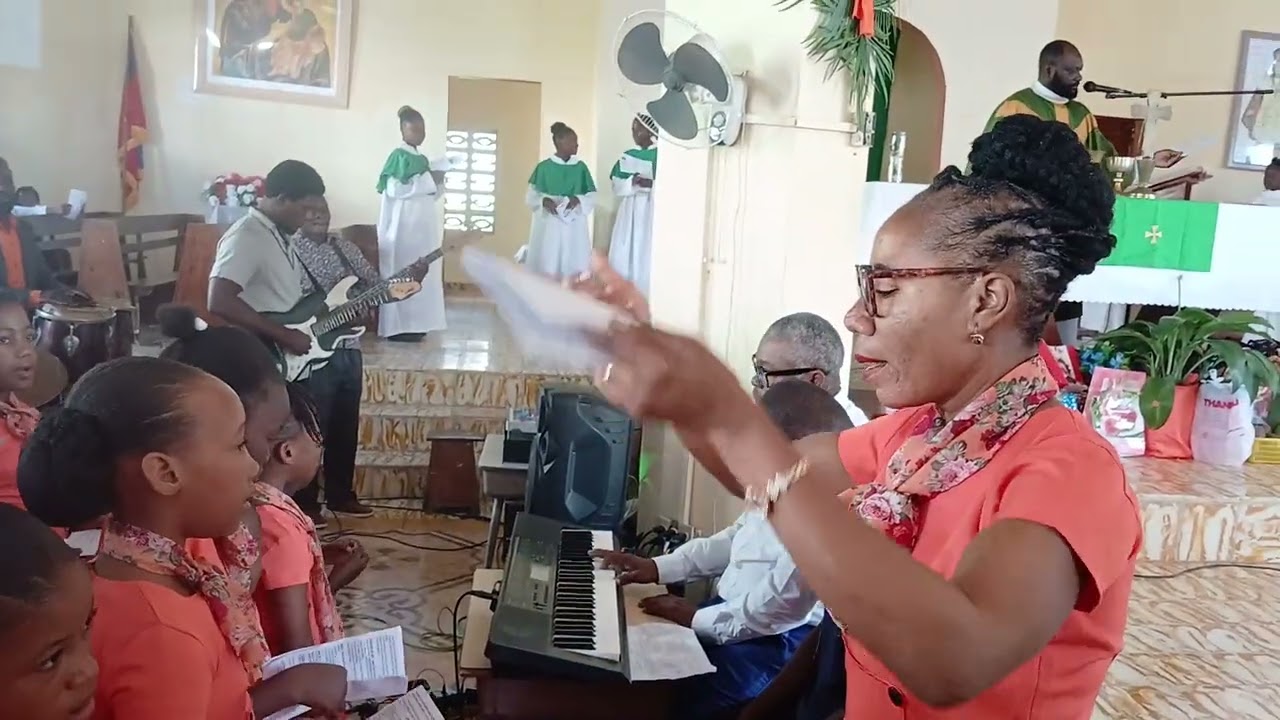 Chorale Etincelle de la Paroisse St Joseph de Damassin Pour son 16ème Anniversaire