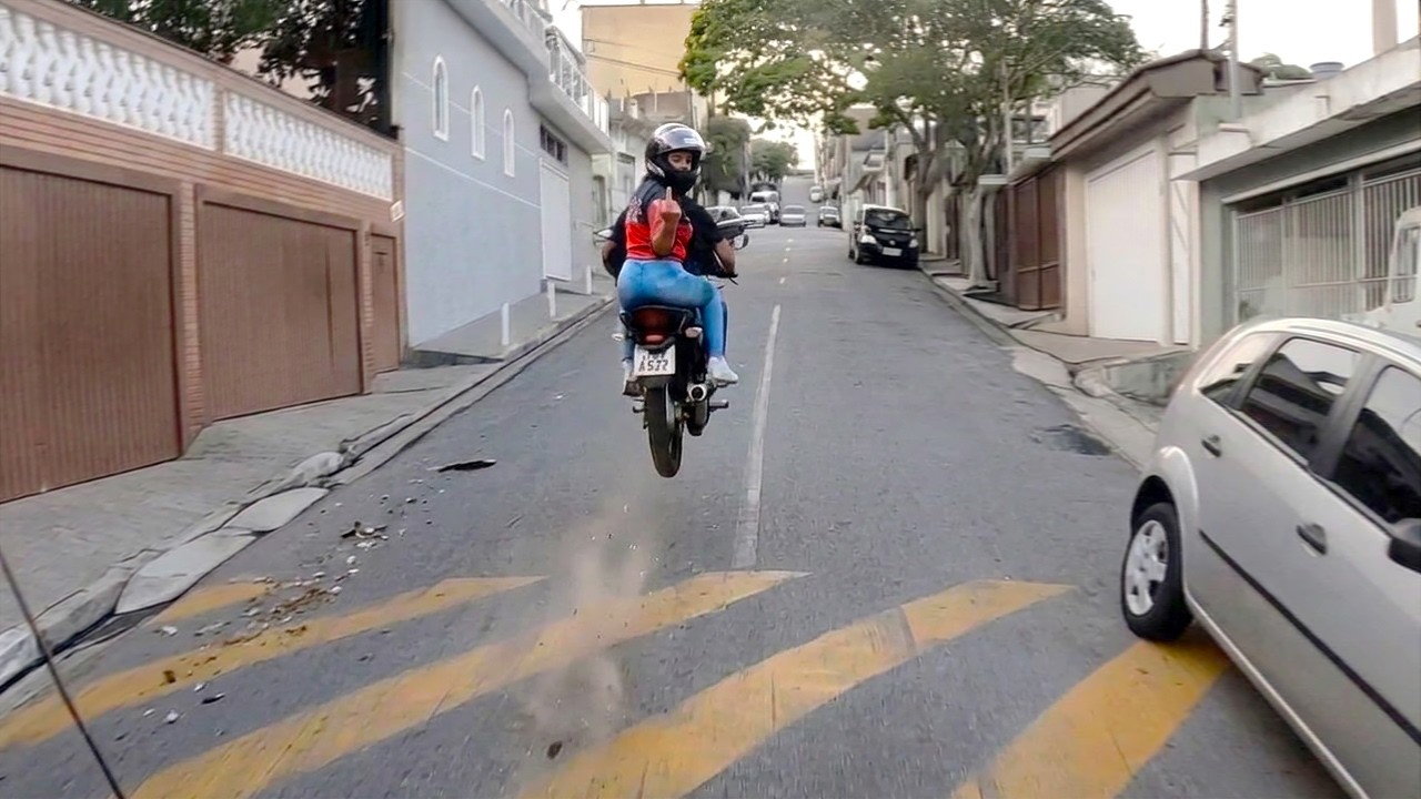 Craziest Brazilian Police Chases Caught on Dashcam