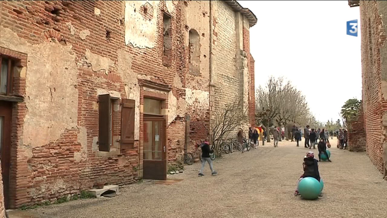 A Bioule (82), le château médiéval est aussi l'école communale