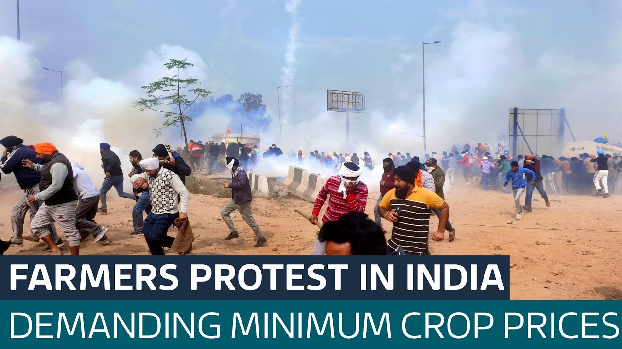 Police in India try to stop farmers protesting in New Delhi | ITV News