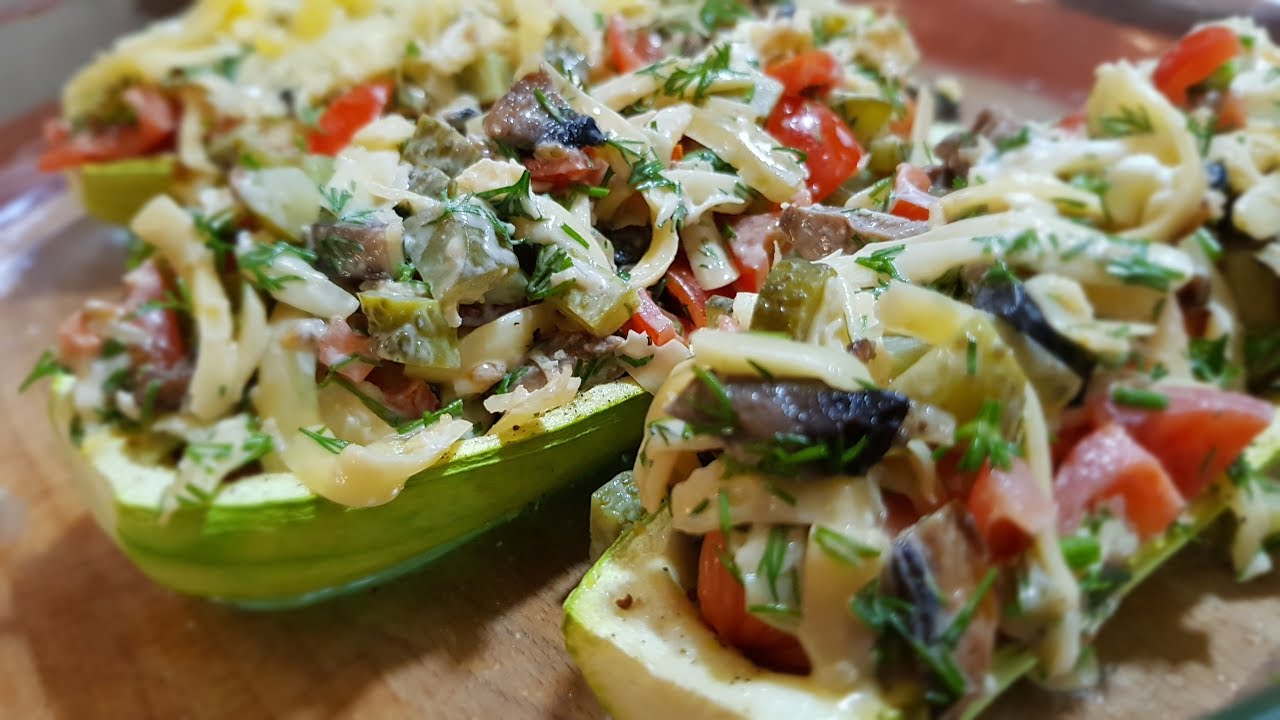 ЛОДОЧКИ ИЗ КАБАЧКОВ С СОСИСКОЙ // БЫСТРО ВКУСНО И ПРОСТО