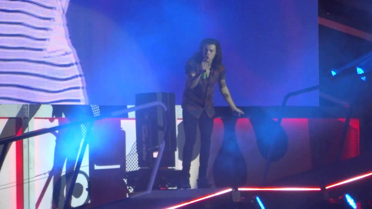 Strong - One Direction : Cardiff Millennium Stadium 6/6/15 (Harry focused)