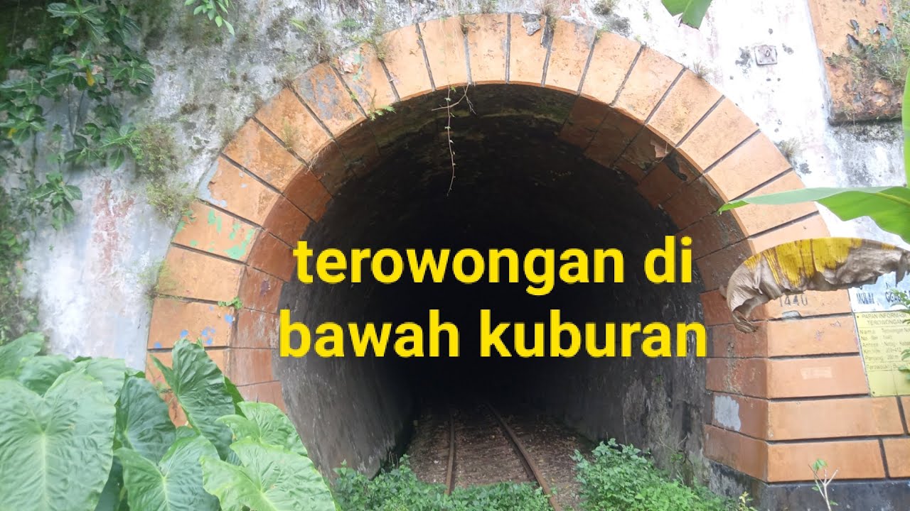 Terasa Dingin !!! Terowongan Notog lama yang di atasnya ada pemakaman