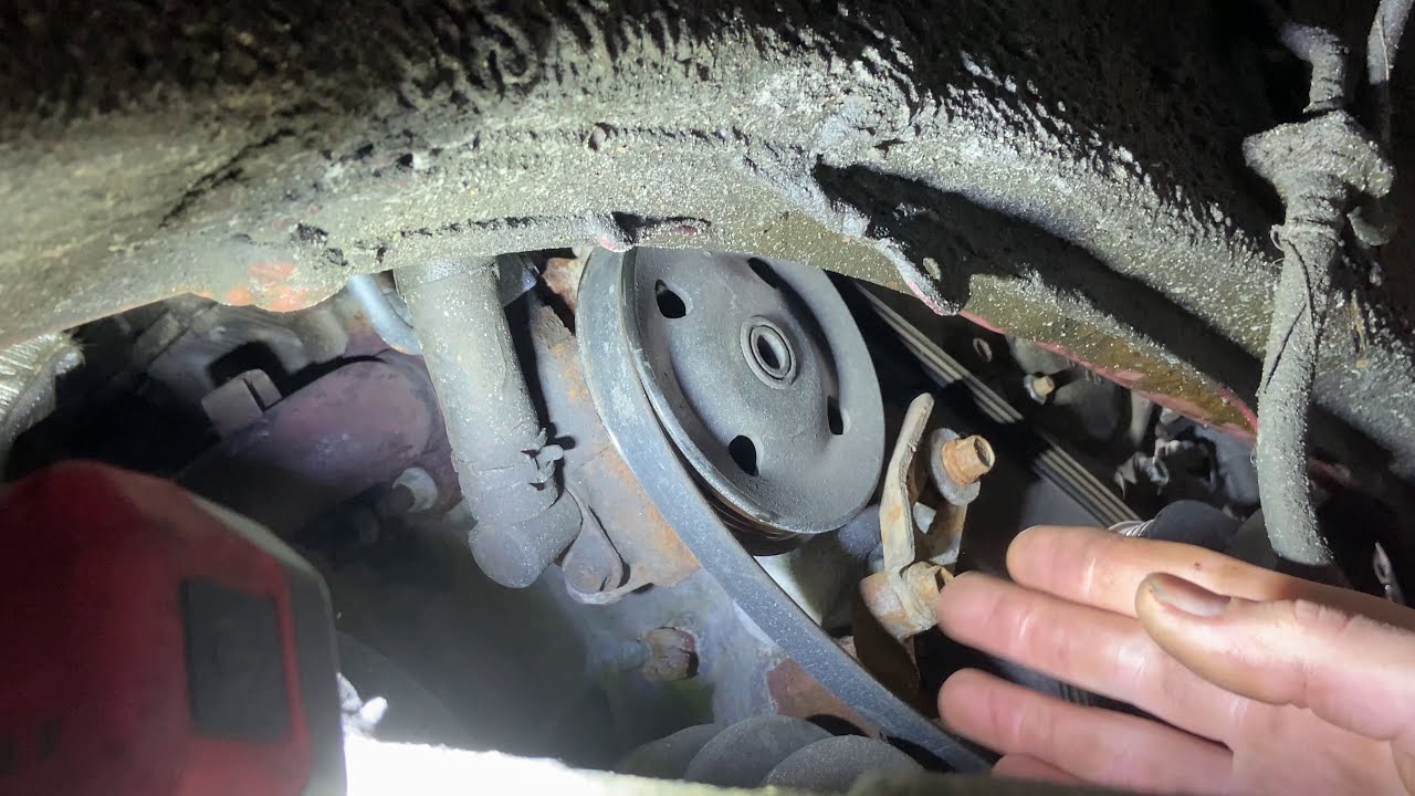 Замена приводного ремня на Toyota Sienna 2003-2006 годов выпуска