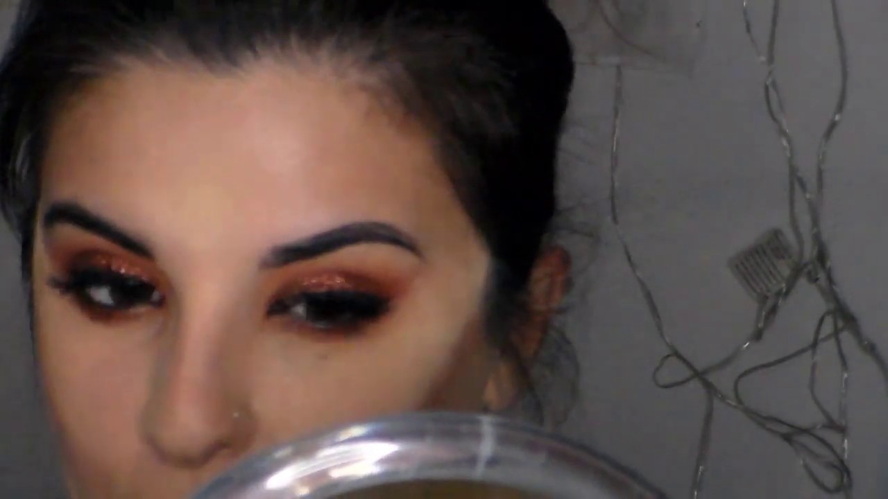 RED GLITTER CREASE Venere Beauty Cosmetics