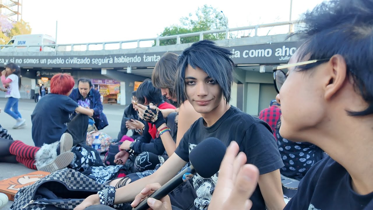 EMOS Regresan Al MÍTICO Lugar 17 años Después de La Pelea Contra los Punks | WeyHub