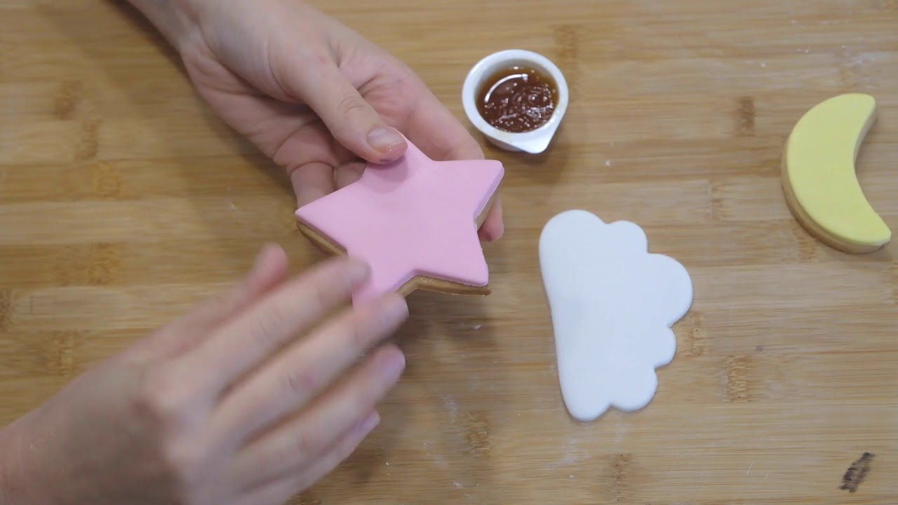 TUTORIAL : COME REALIZZARE STUPENDI BISCOTTI RIVESTITI IN PASTA DI ZUCCHERO!