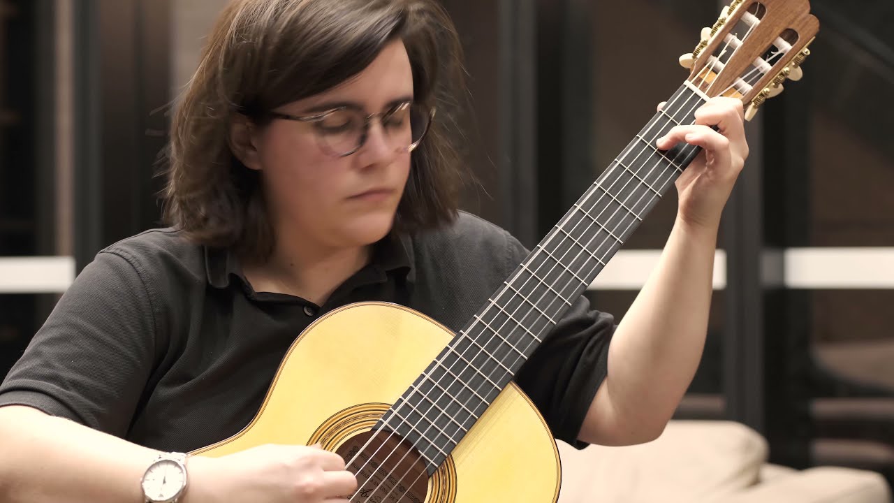 Garoto - Sinal dos Tempos (performed by Sophie Marcheff)