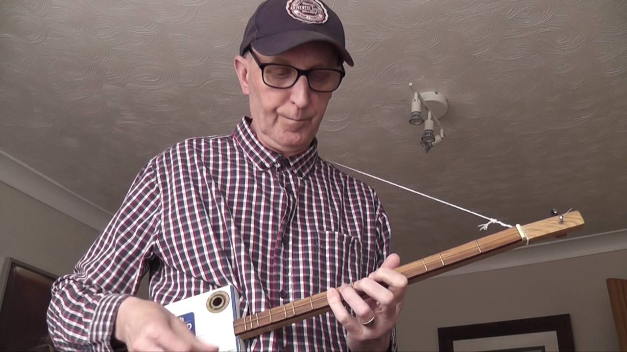 Twelve Bar Blues In A - 12 Bar Blues On A One-String Guitar (Canjo) Tutorial