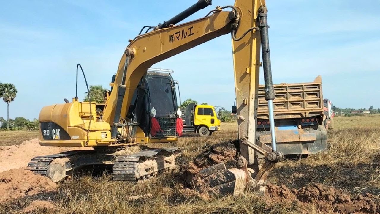 Powerful Excavator at Work | Heavy Equipment Working Video
