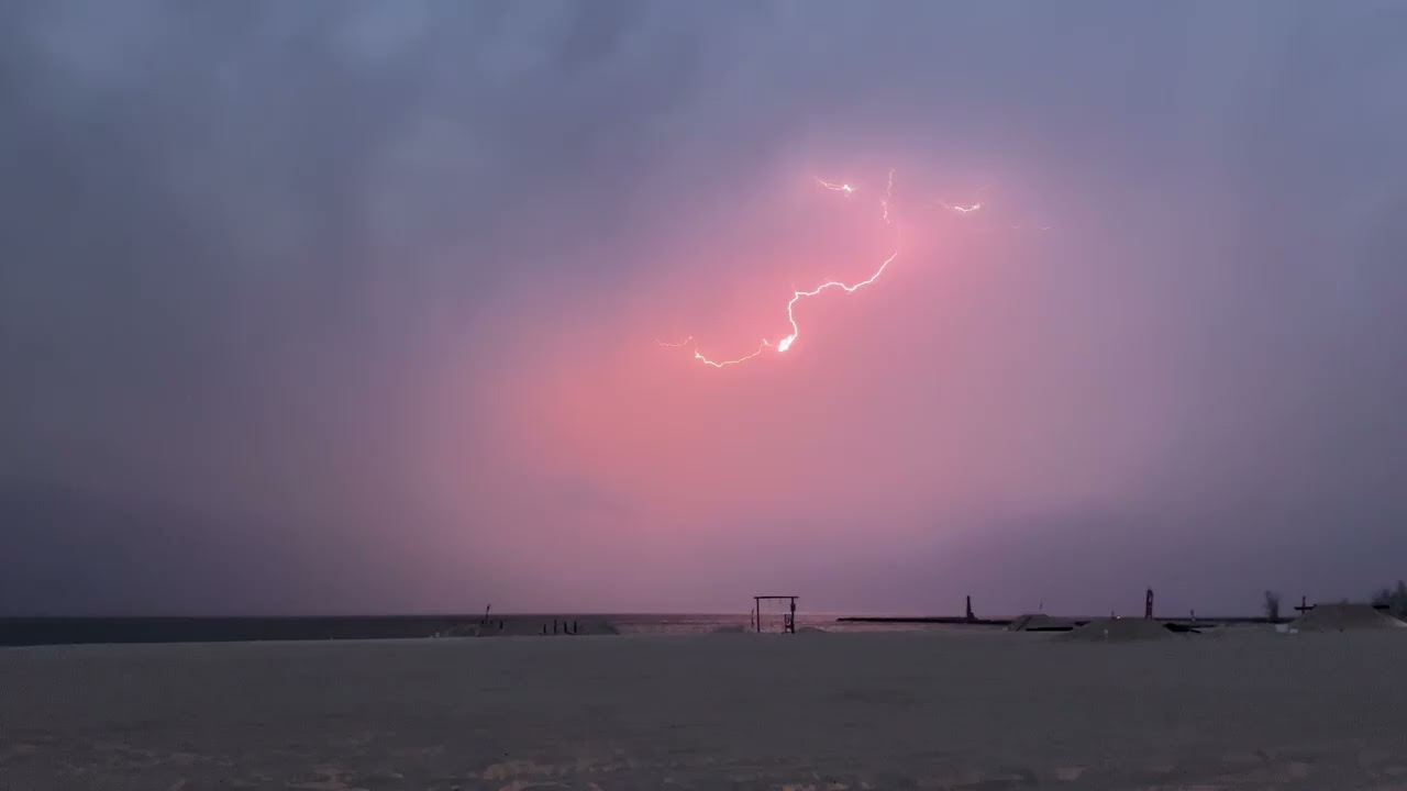 14 minutes of lightning - May 15, 2025