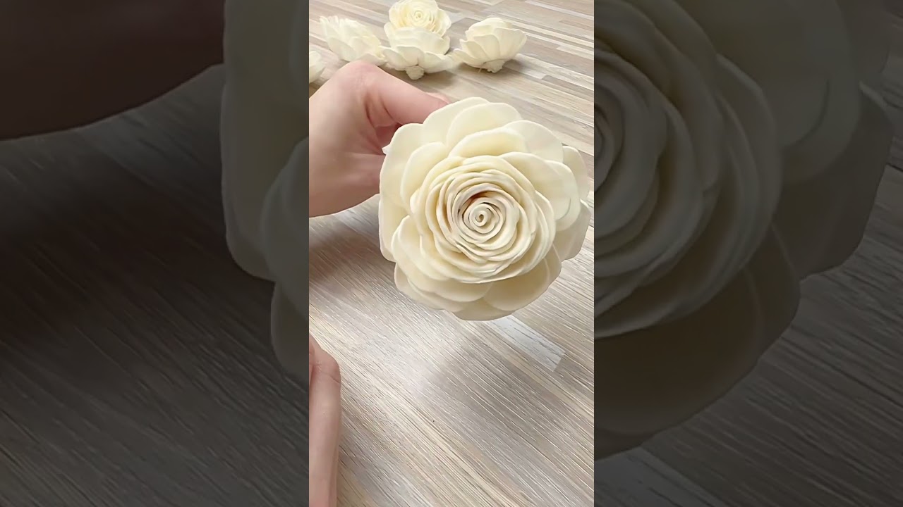 Sola wood flowers are so easy to stem. #solawoodflowers #weddingflowers #craftideas