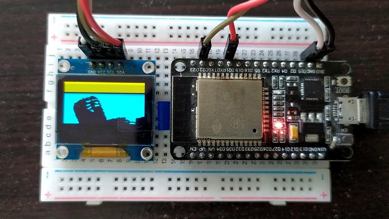 Playing Videos on 128X64 OLED Display with ESP32 | Bahubali Movie on OLED Display