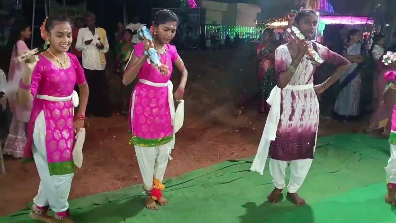 మా బంగారు తల్లులు చెక్కభజన//దుమ్ములేపిన భజనబృందం