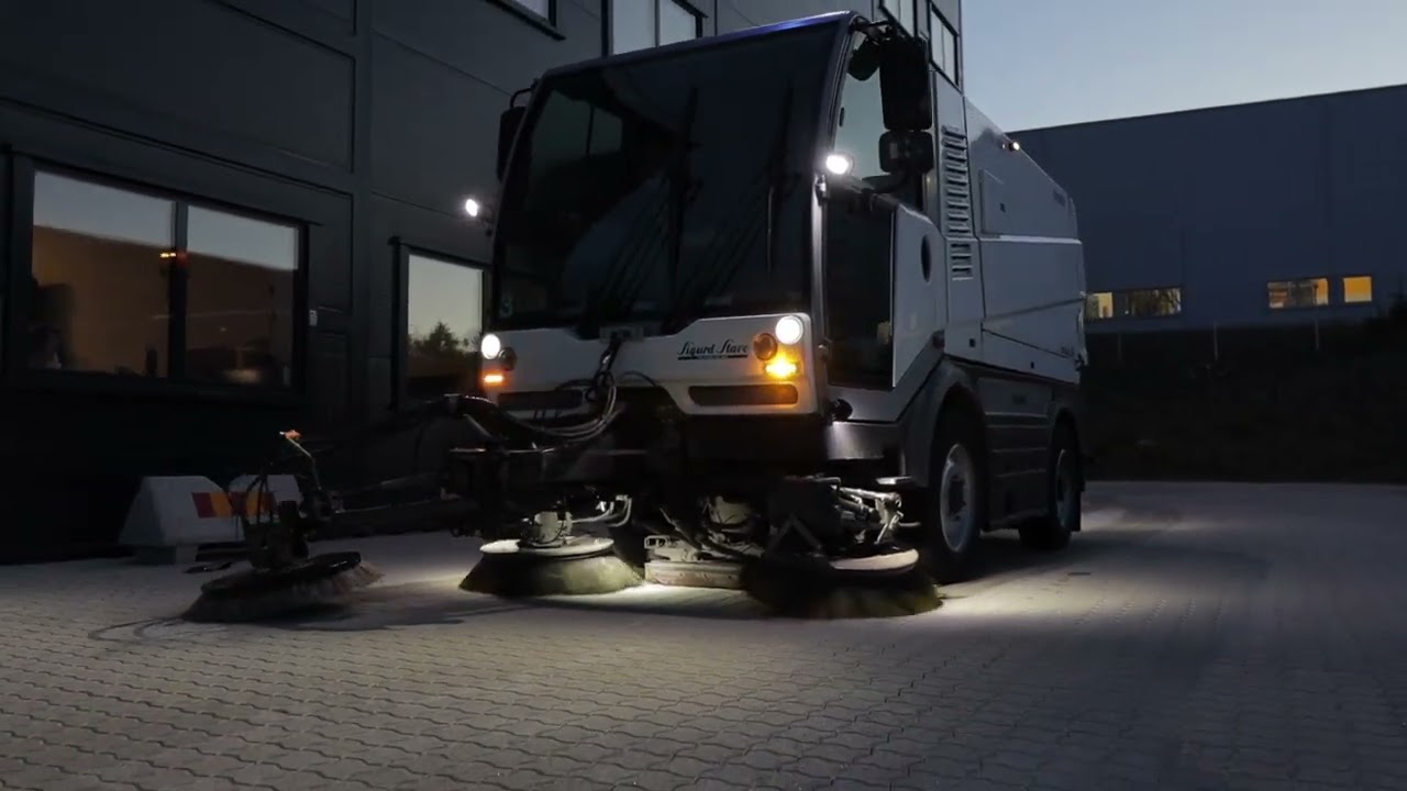 Bucher CityCat 5006 compact sweeper