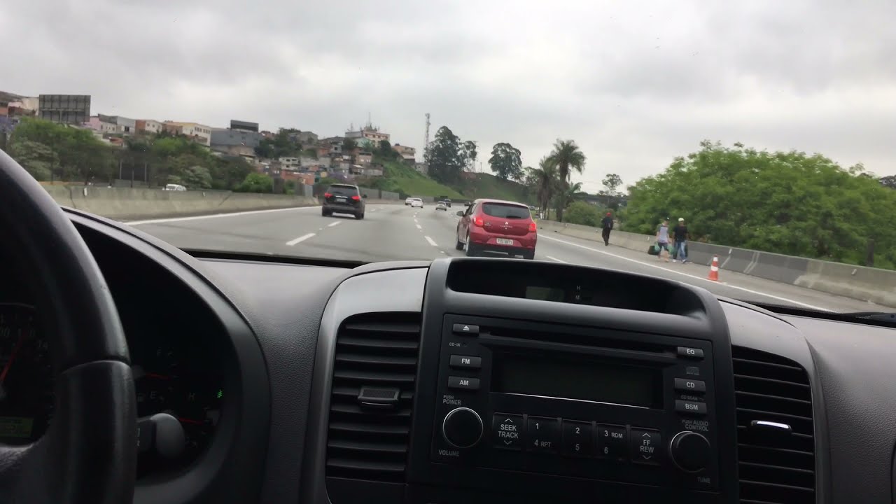 Rolê no Kia Carnival V6 - 2009