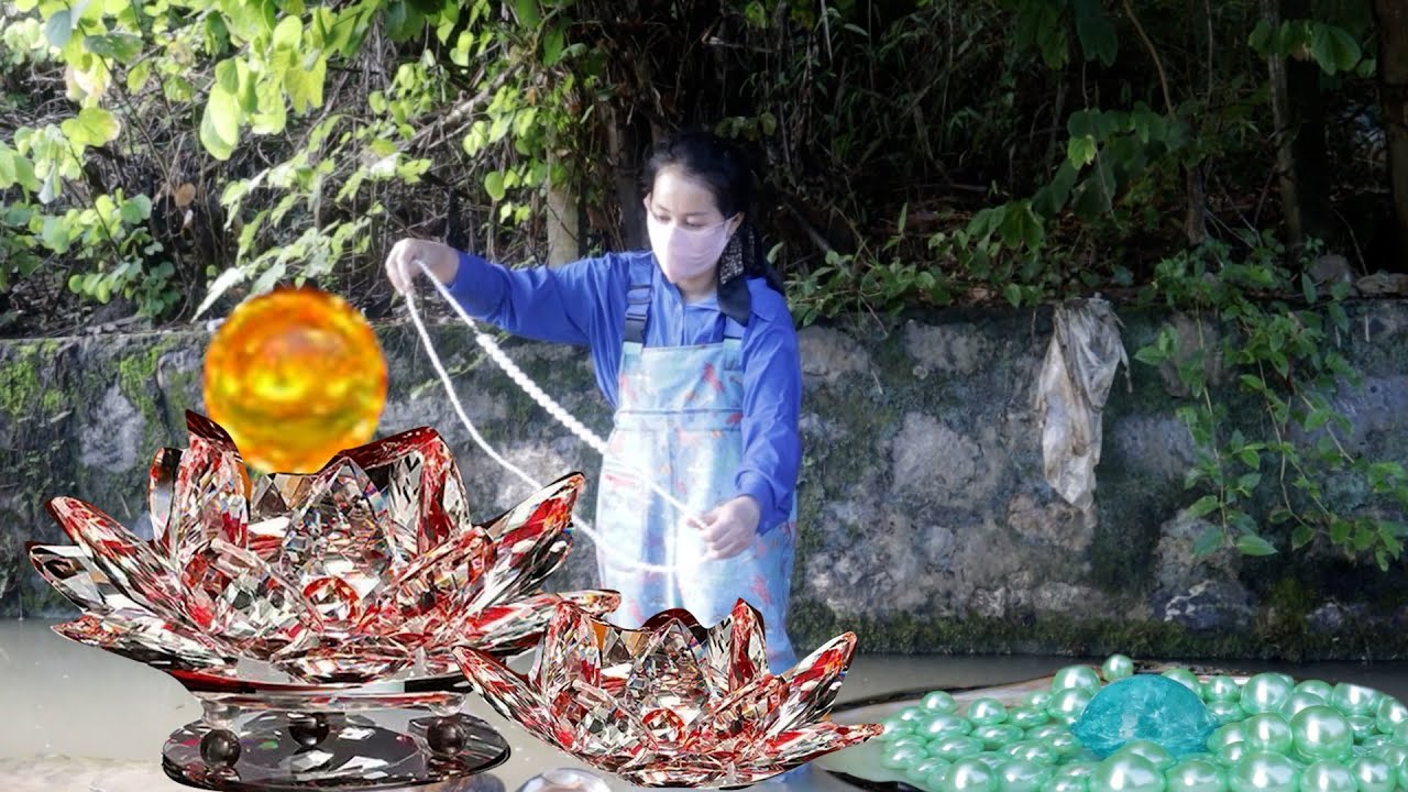 I came here to find this nest of pearl clam shells. Discovered a strange river clam