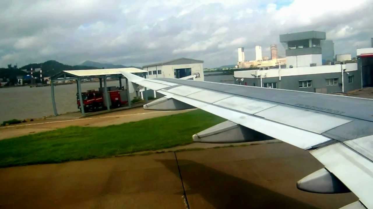 AIR MACAU NX605 A319 landing at Macau airport