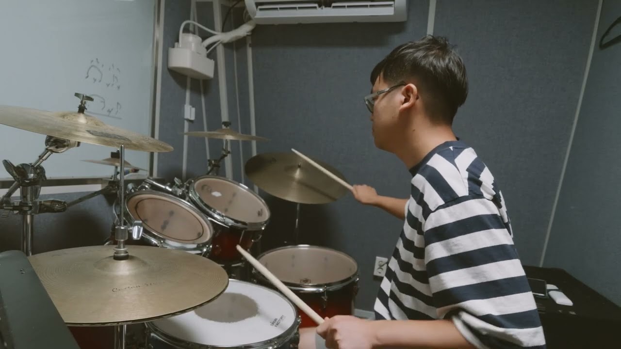 Robin Thicke - Blurred Lines ft. T.I., Pharrell drum cover by Drummer Swagger