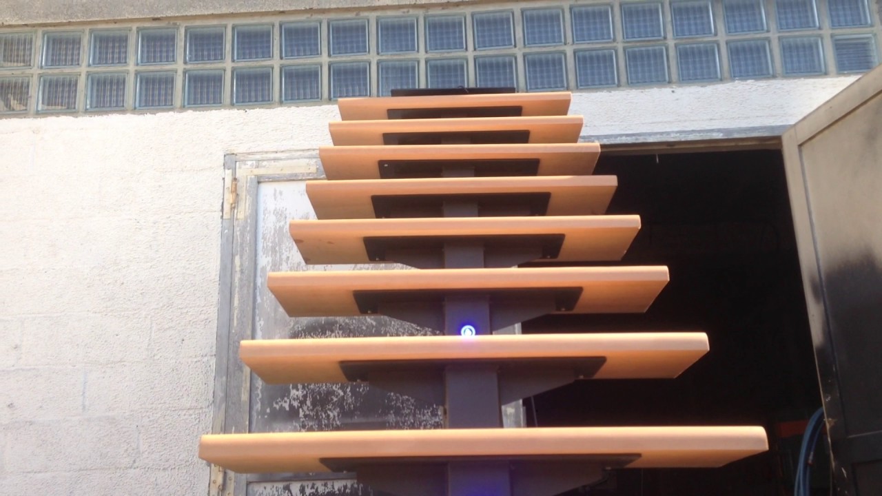 Stair droit en acier marche en hêtre avec LED