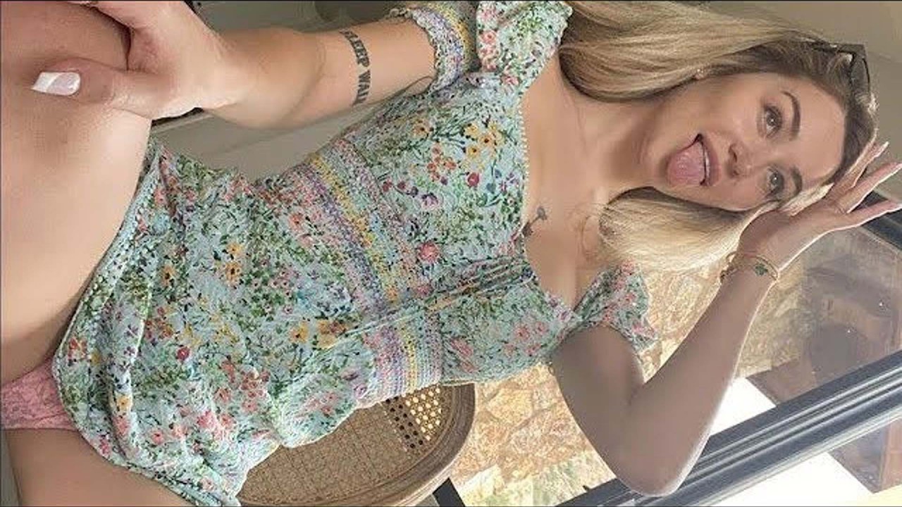 Elena Kampouris..[4K] Curvy Instagram Model ✅ Allie Lynn | Body Positivity Wiki & Biography