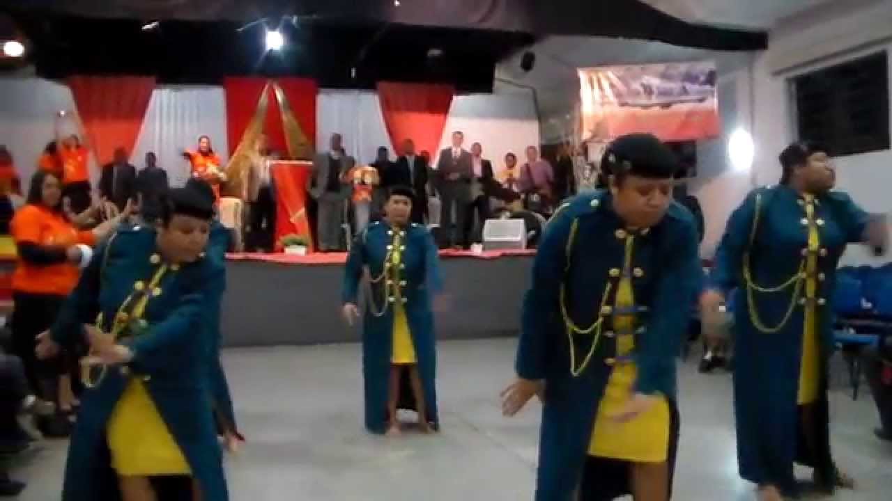 GRUPO DE GESTO O EXÉRCITO ( NÃO SOU CELEBRIDADE - MURO DE FOGO )