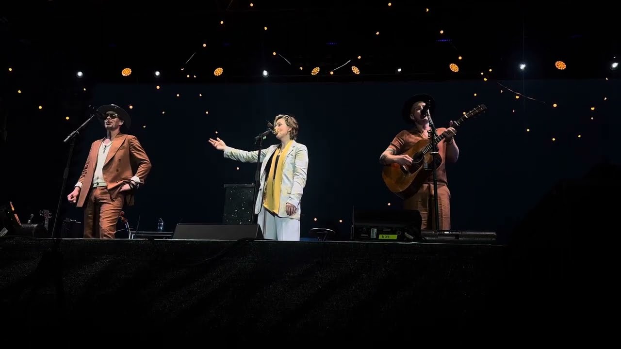 Brandi Carlile, Tim & Phil Hanseroth 