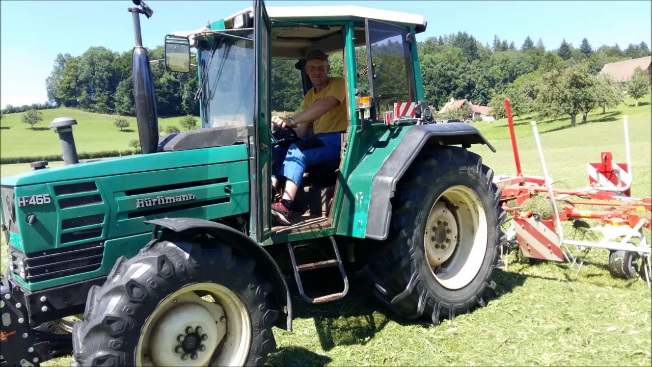Bruno mit dem Hürlimann H-466 am kreiseln